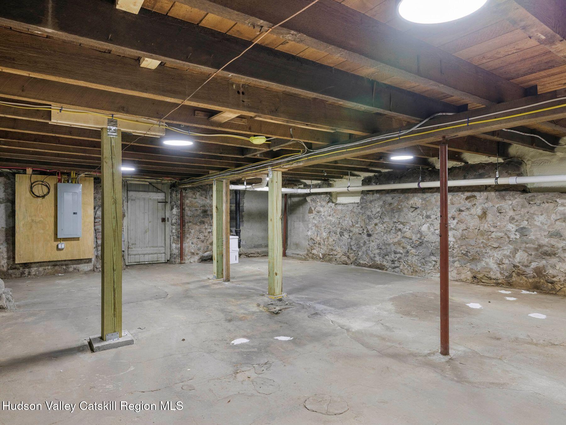 Rosendale, New York, 12472, United States, 3 Bedrooms Bedrooms, ,3 BathroomsBathrooms,Residential,For Sale,1998107