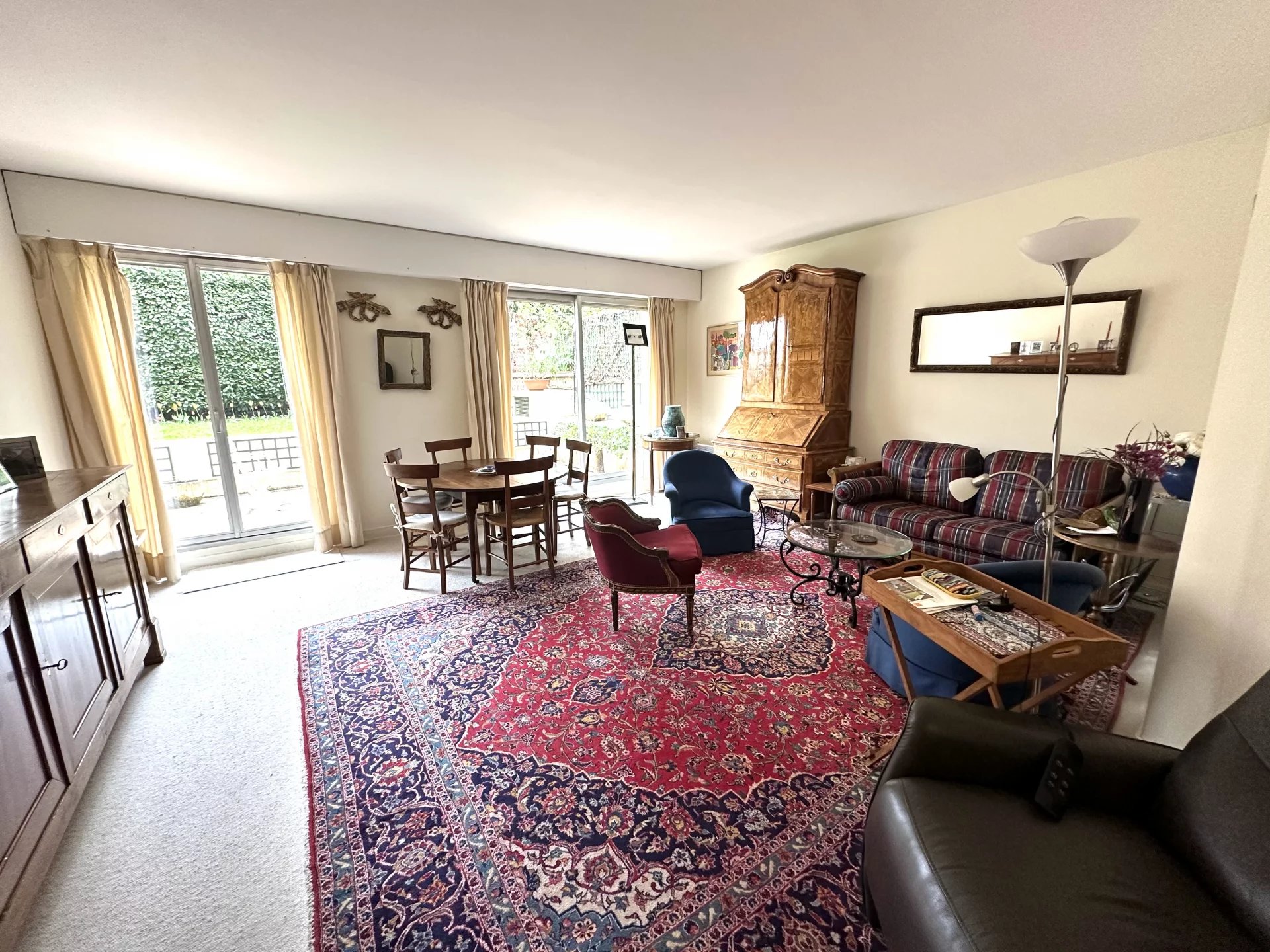 Le Vésinet, Île-de-France, 78110, FR, 2 Bedrooms Bedrooms, ,2 BathroomsBathrooms,Residential,For Sale,1994889