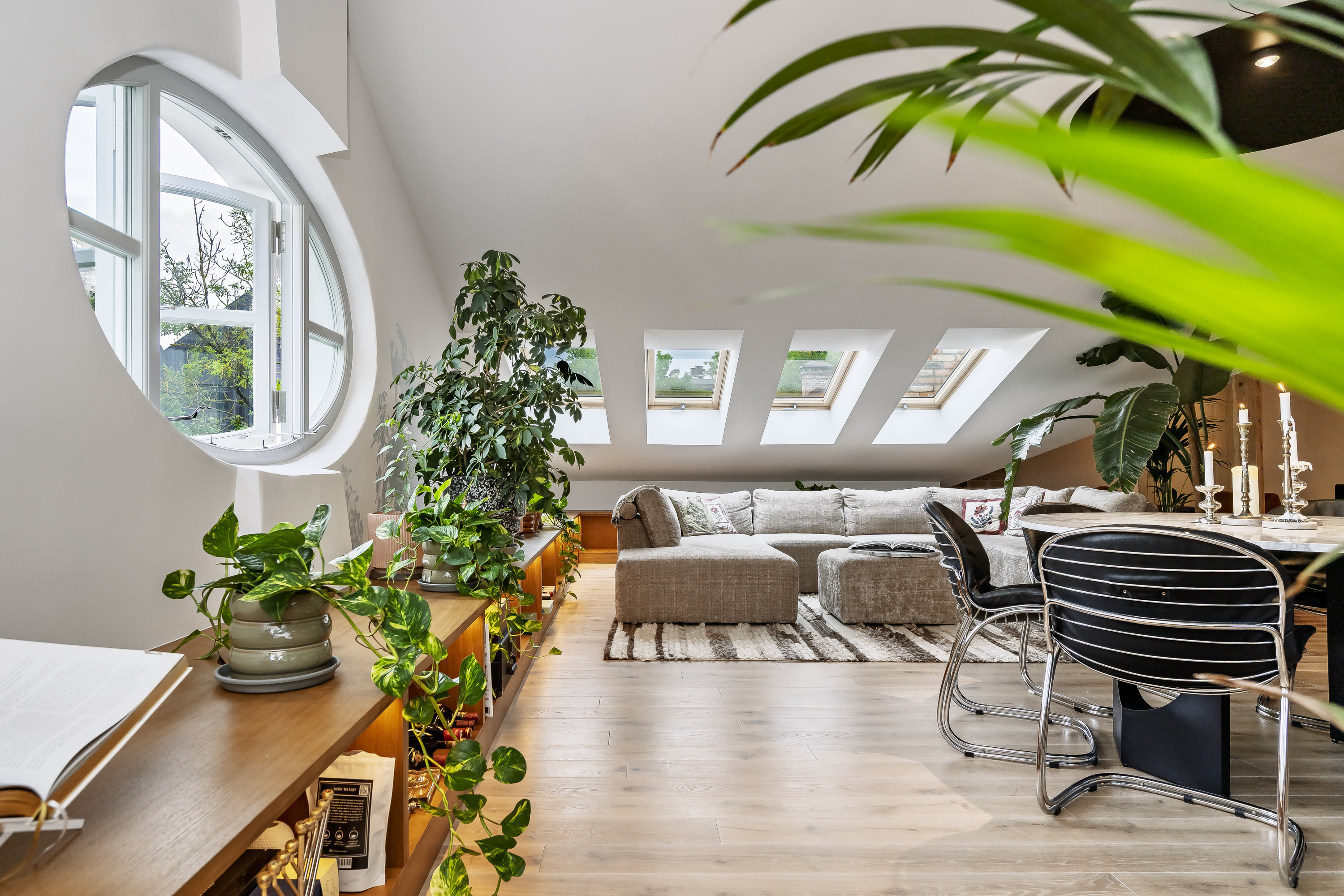  A Timeless Top-Floor Residence in the Heart of Vilnius Old Town - 物件實景