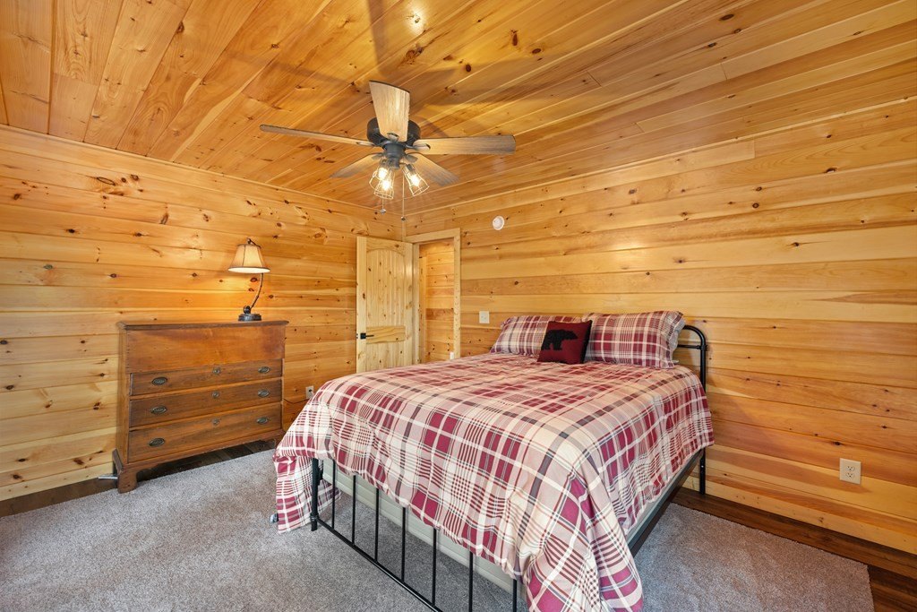 Murphy, North Carolina, 28906, United States, 4 Bedrooms Bedrooms, ,3 BathroomsBathrooms,Residential,For Sale,1905672