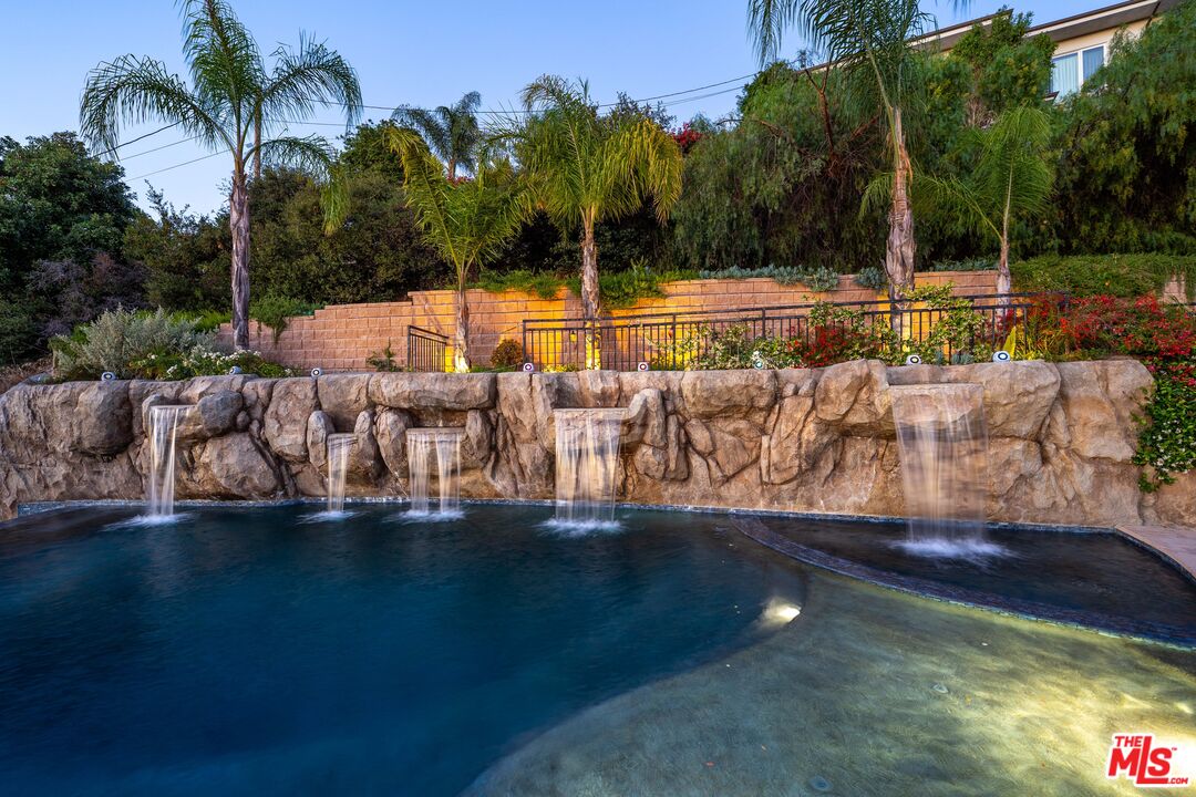 Calabasas, California, 91302, United States, 4 Bedrooms Bedrooms, ,3 BathroomsBathrooms,Residential,For Sale,1987889