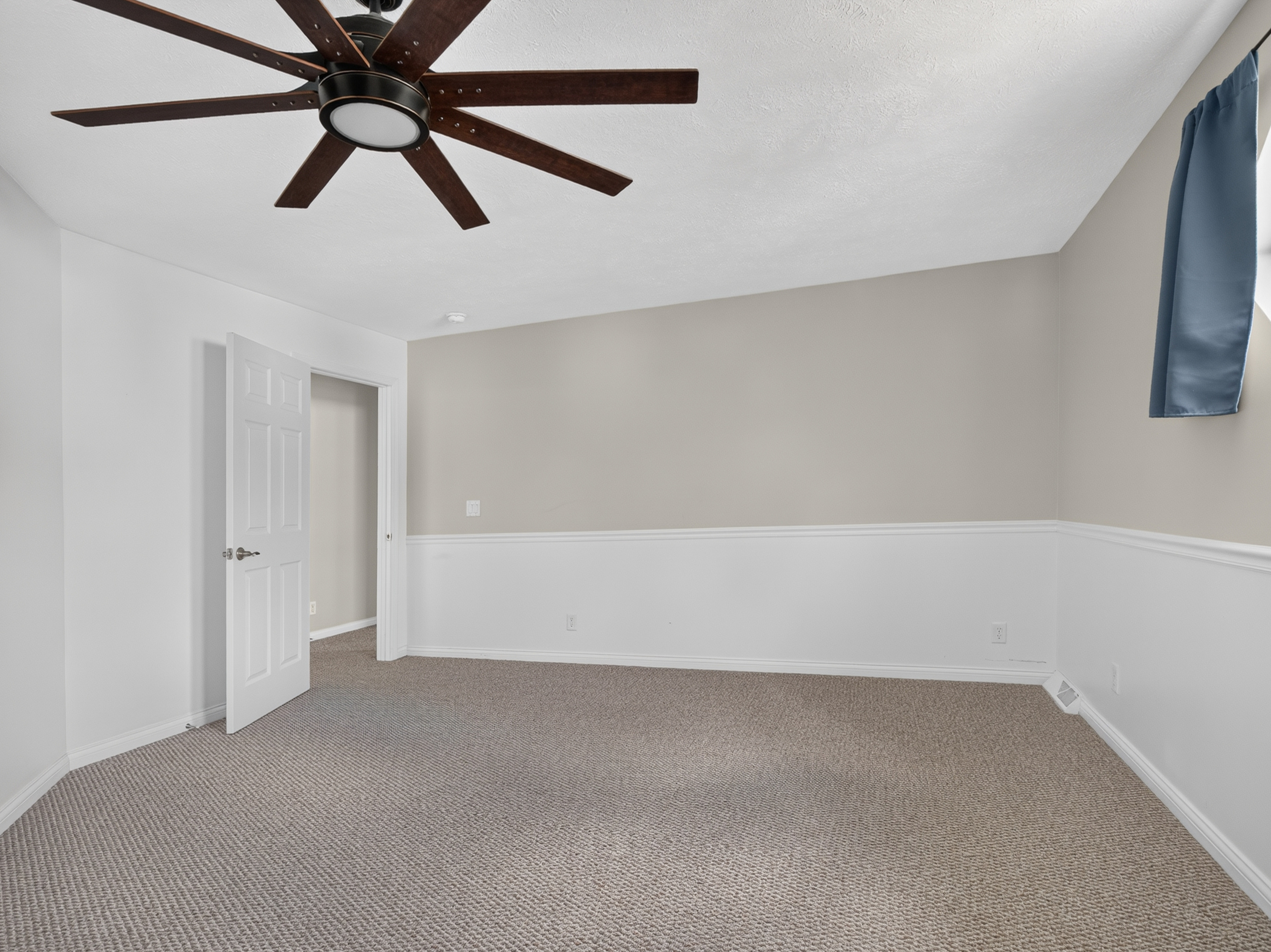  Spacious Channel-Front Home Off Lake Wawasee - 物件實景