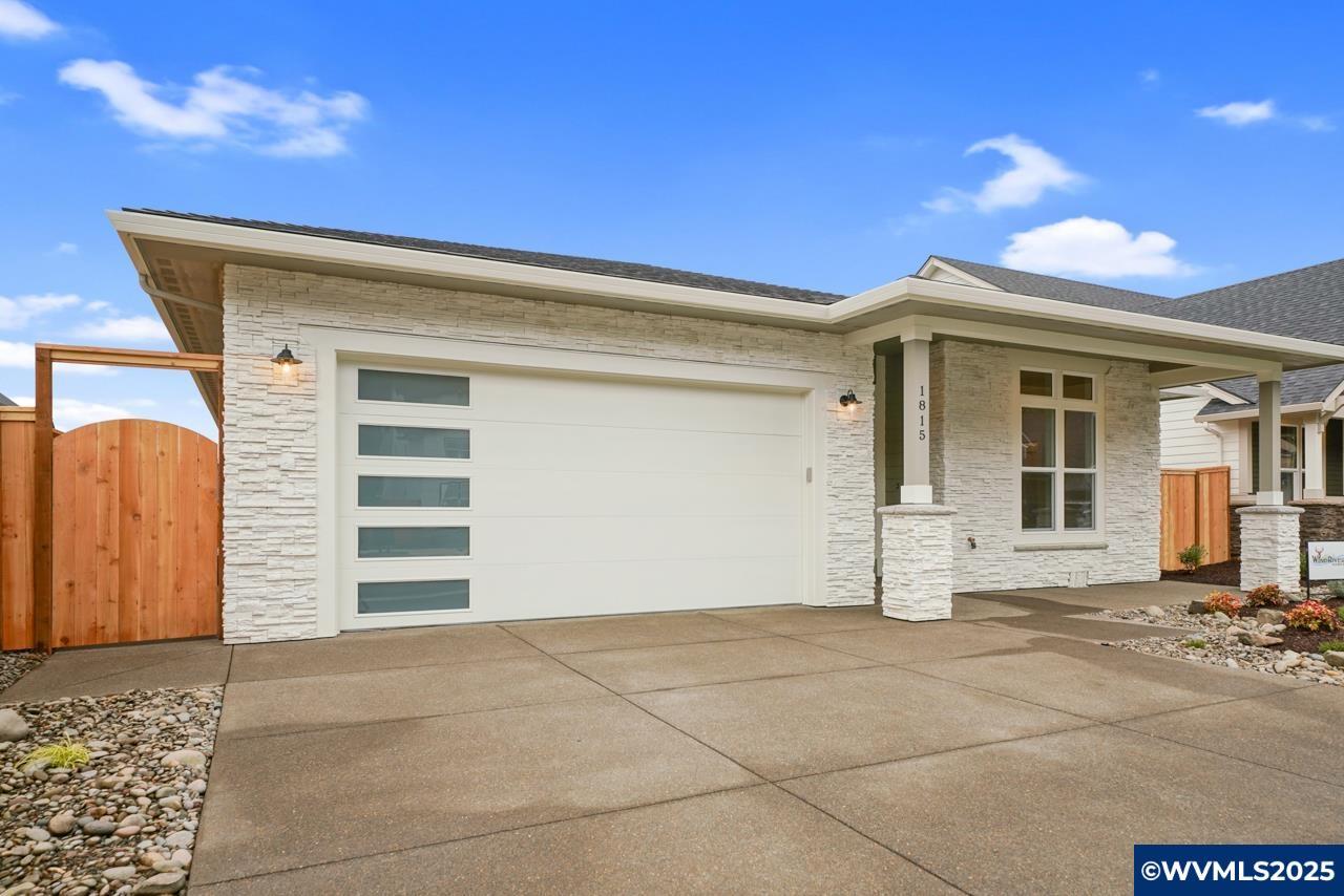 Salem, Oregon, 97306, United States, 4 Bedrooms Bedrooms, ,2 BathroomsBathrooms,Residential,For Sale,1857017