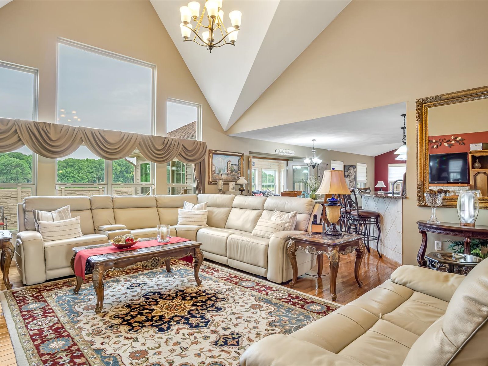 Swansea, Illinois, 62226, United States, 4 Bedrooms Bedrooms, ,4 BathroomsBathrooms,Residential,For Sale,1863975