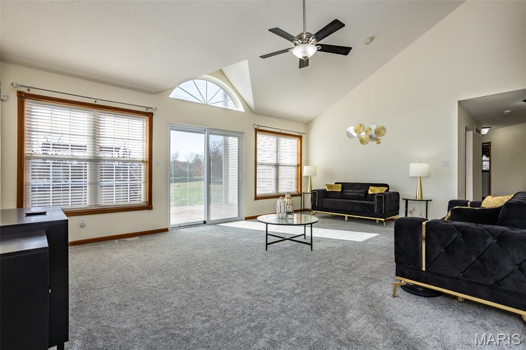 Brighton, Illinois, 62012, United States, 6 Bedrooms Bedrooms, ,4 BathroomsBathrooms,Residential,For Sale,1995743