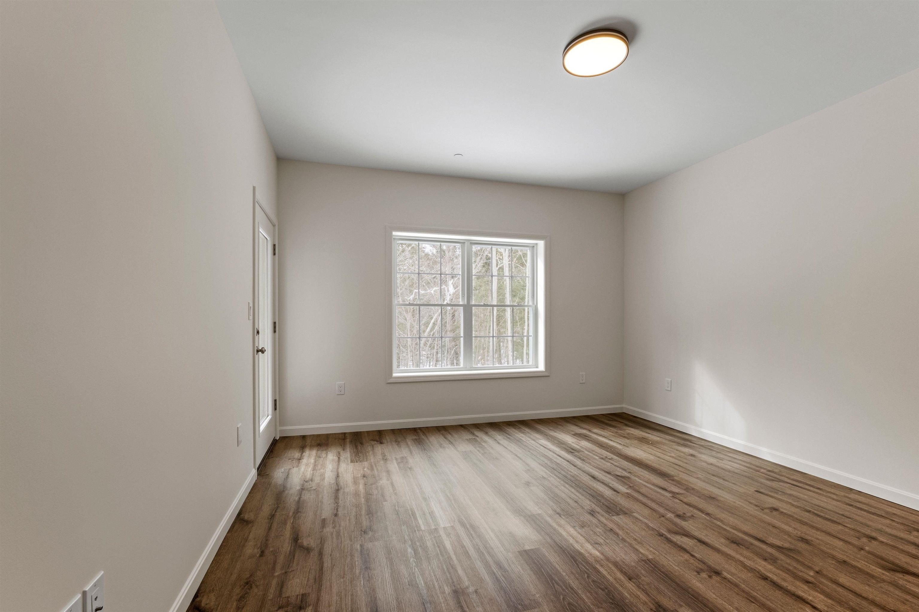 Lincoln, New Hampshire, 03251, United States, 3 Bedrooms Bedrooms, ,2 BathroomsBathrooms,Residential,For Sale,1937104