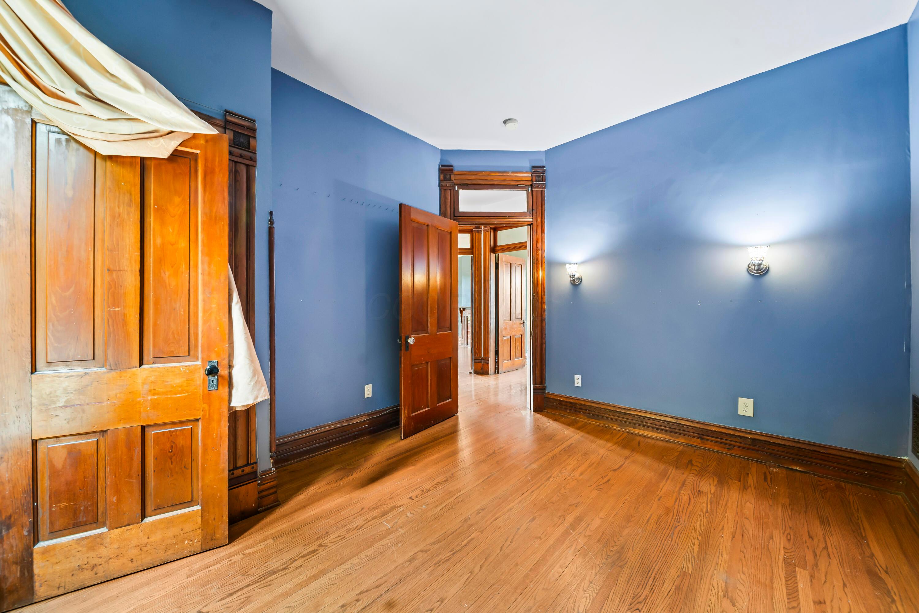 Columbus, Ohio, 43205, United States, 4 Bedrooms Bedrooms, ,3 BathroomsBathrooms,Residential,For Sale,1866885