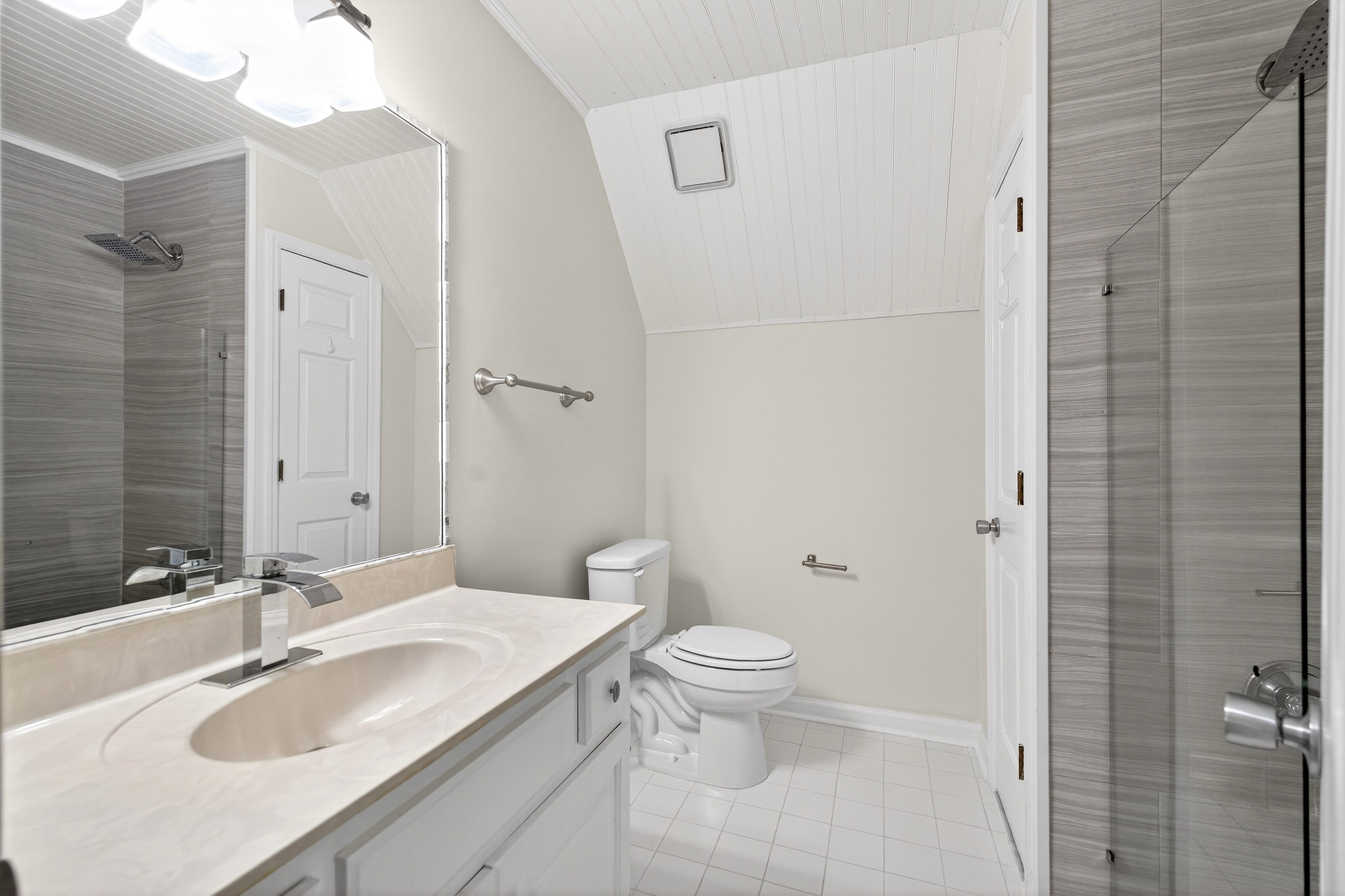  Rare Combination of Privacy, Convenience, and Value: Don’t Miss This Opportunity - 物件實景