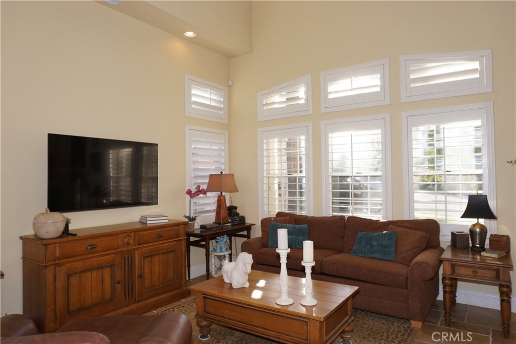 Lake Elsinore, California, 92532, United States, 4 Bedrooms Bedrooms, ,3 BathroomsBathrooms,Residential,For Sale,1988031