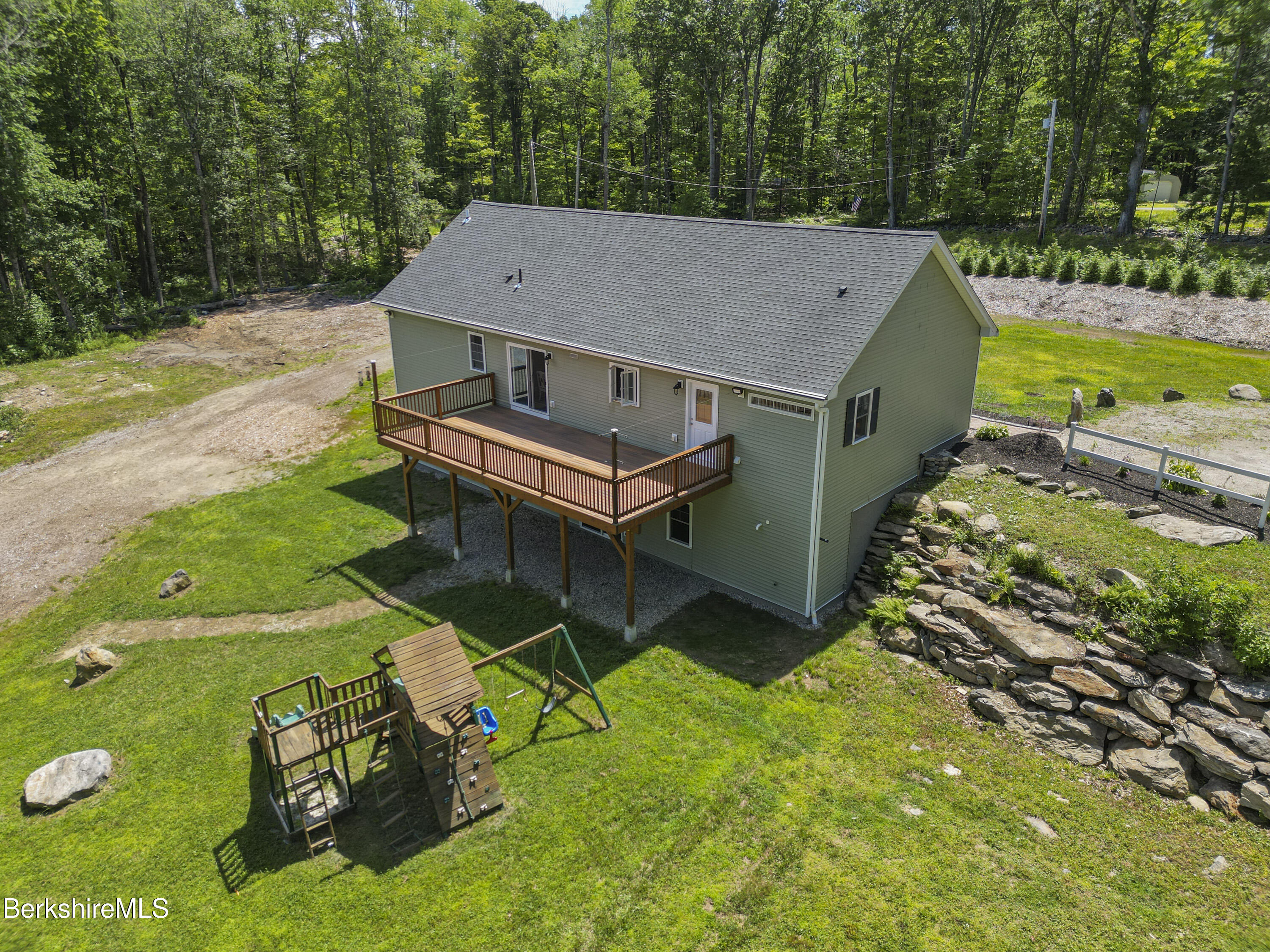 Otis, Massachusetts, 01253, United States, 3 Bedrooms Bedrooms, ,2 BathroomsBathrooms,Residential,For Sale,1980266