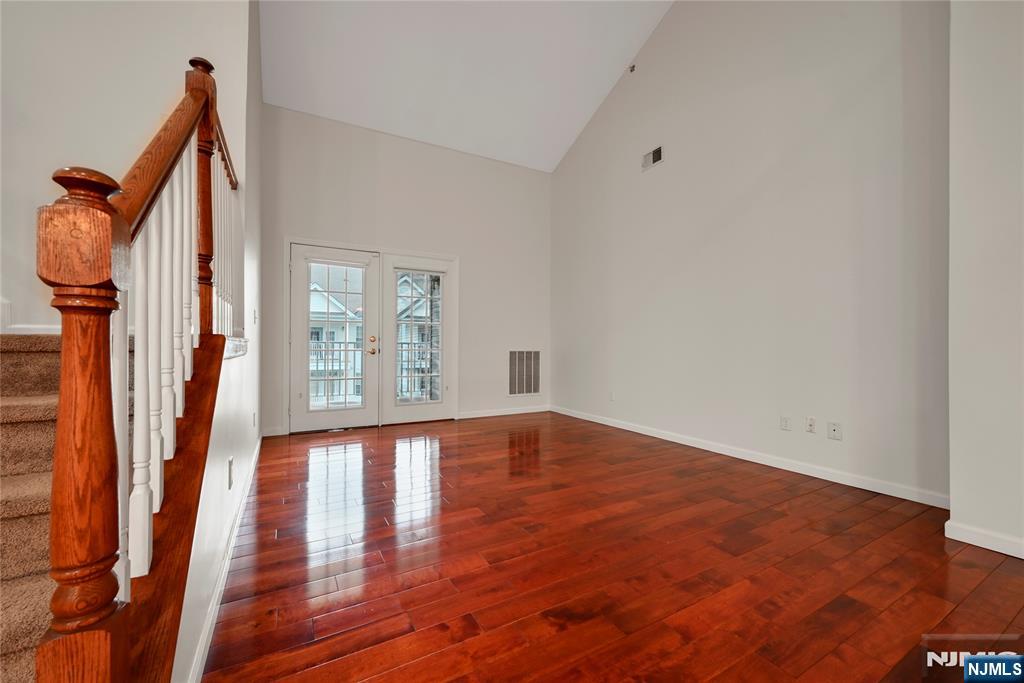 Rochelle Park, New Jersey, 07662, United States, 2 Bedrooms Bedrooms, ,3 BathroomsBathrooms,Residential,For Sale,1906079