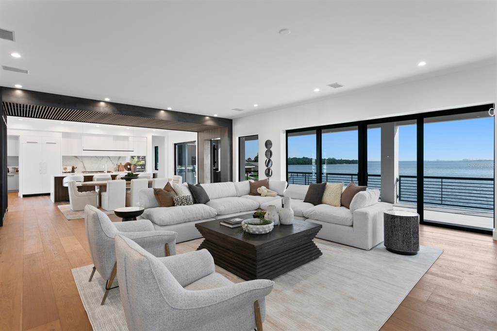 St Petersburg, Florida, 33703, United States, 5 Bedrooms Bedrooms, ,6 BathroomsBathrooms,Residential,For Sale,1856126