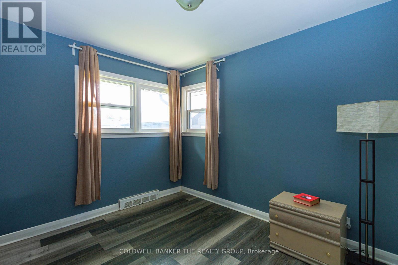 LONDON EAST (EAST H), Ontario, N5W 4X8, CA, 6 Bedrooms Bedrooms, ,2 BathroomsBathrooms,Residential,For Sale,1913385