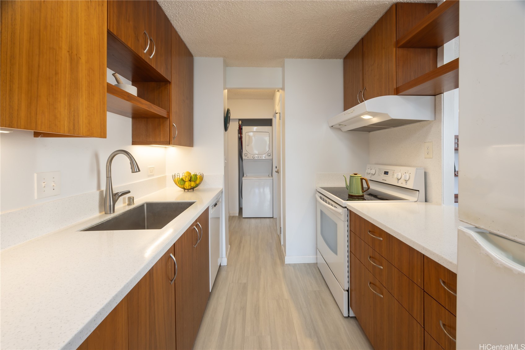 Honolulu, Hawaii, 96815, United States, 1 Bedroom Bedrooms, ,2 BathroomsBathrooms,Residential,For Sale,1847684
