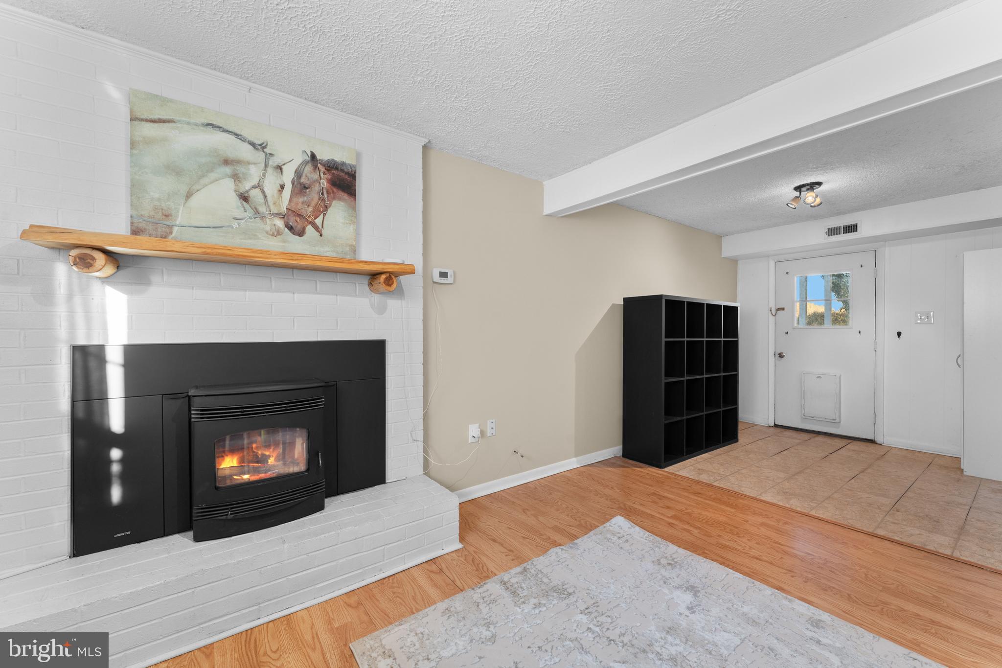 Warrenton, Virginia, 20187, United States, 3 Bedrooms Bedrooms, ,2 BathroomsBathrooms,Residential,For Sale,1987045