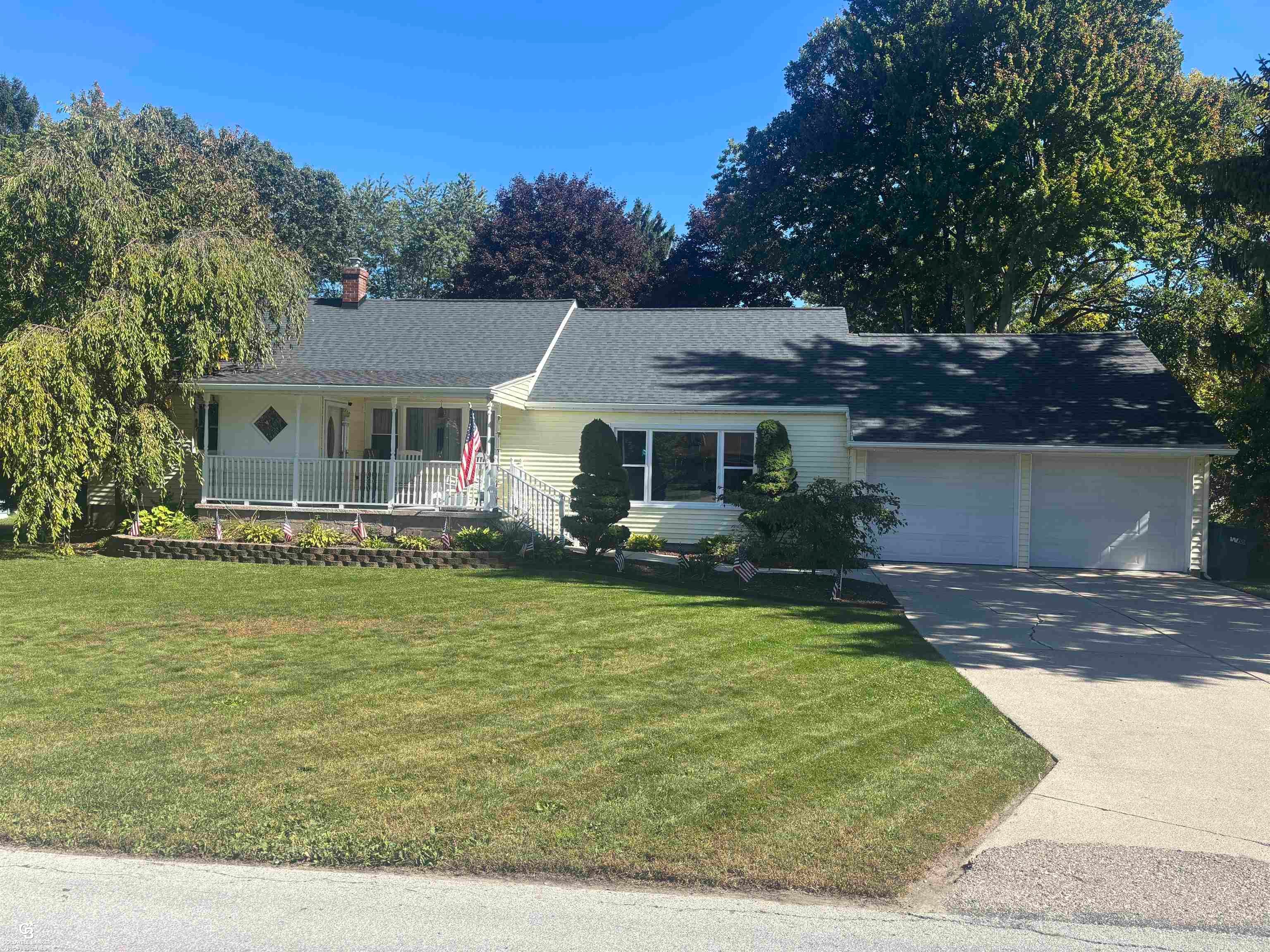 Oakwood Dr, Port Huron, MI 48060
