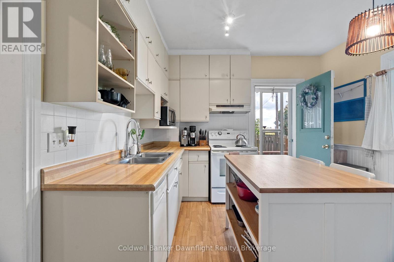 STRATFORD, Ontario, N5A 4K8, CA, 3 Bedrooms Bedrooms, ,1 BathroomBathrooms,Residential,For Sale,1948181