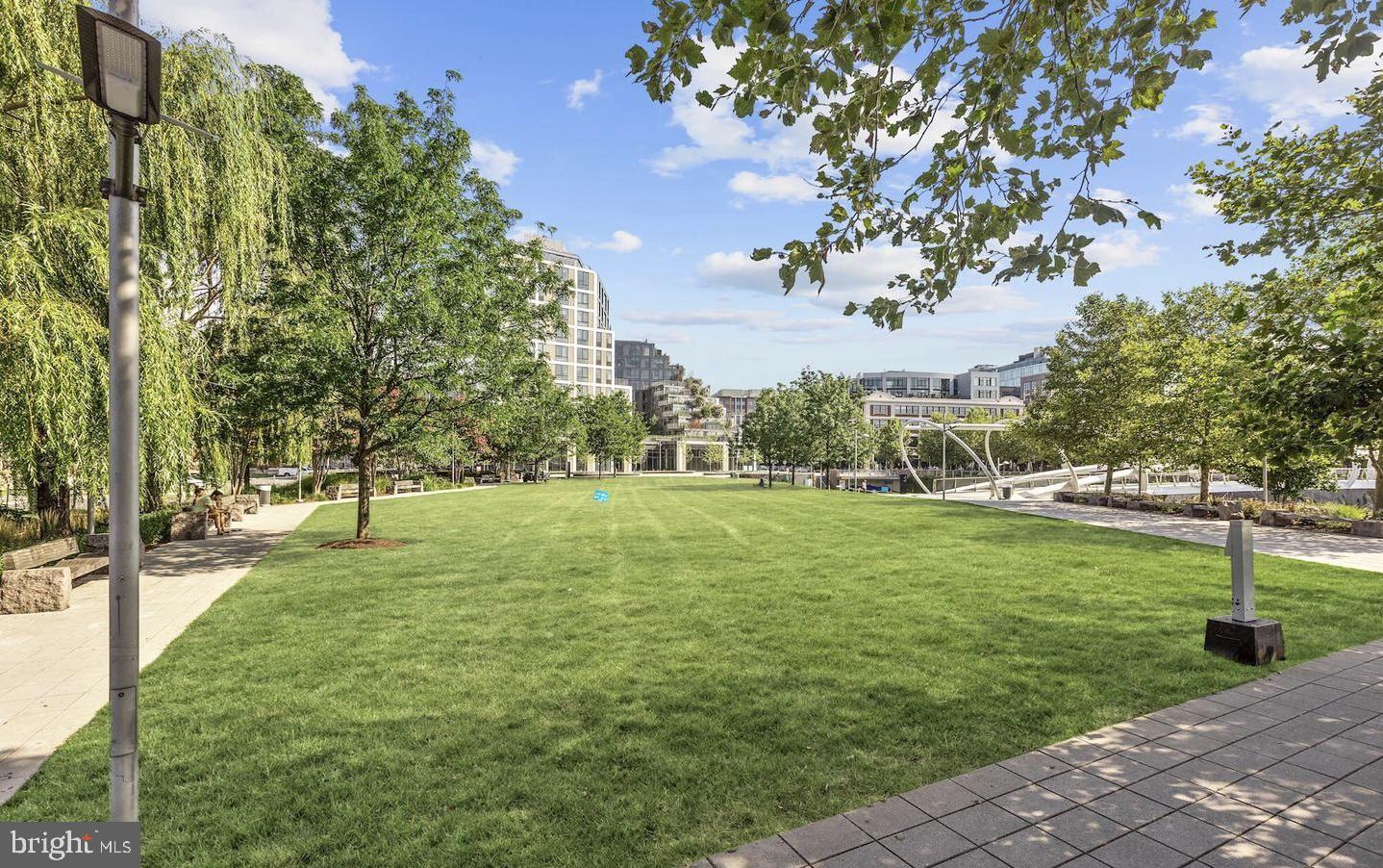 Washington, District of Columbia, 20003, United States, 2 Bedrooms Bedrooms, ,1 BathroomBathrooms,Residential,For Sale,1895194