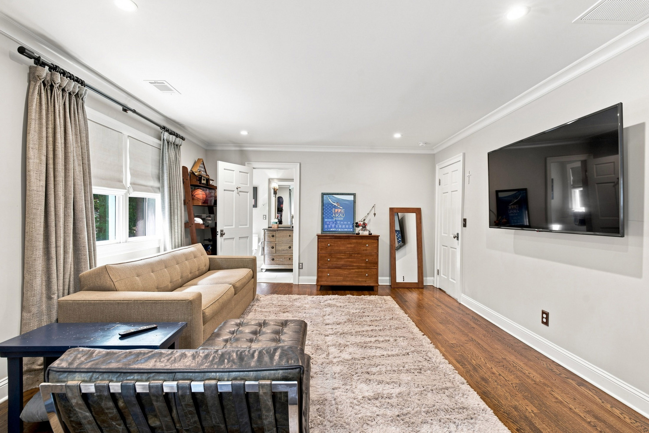  Thoughtfully Designed and Renovated Home in Londonberry Estates - 物件實景