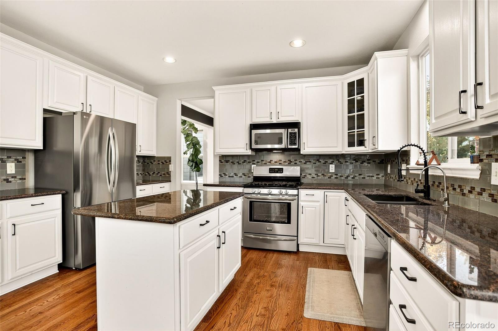 Highlands Ranch, Colorado, 80126, United States, 5 Bedrooms Bedrooms, ,4 BathroomsBathrooms,Residential,For Sale,1989546