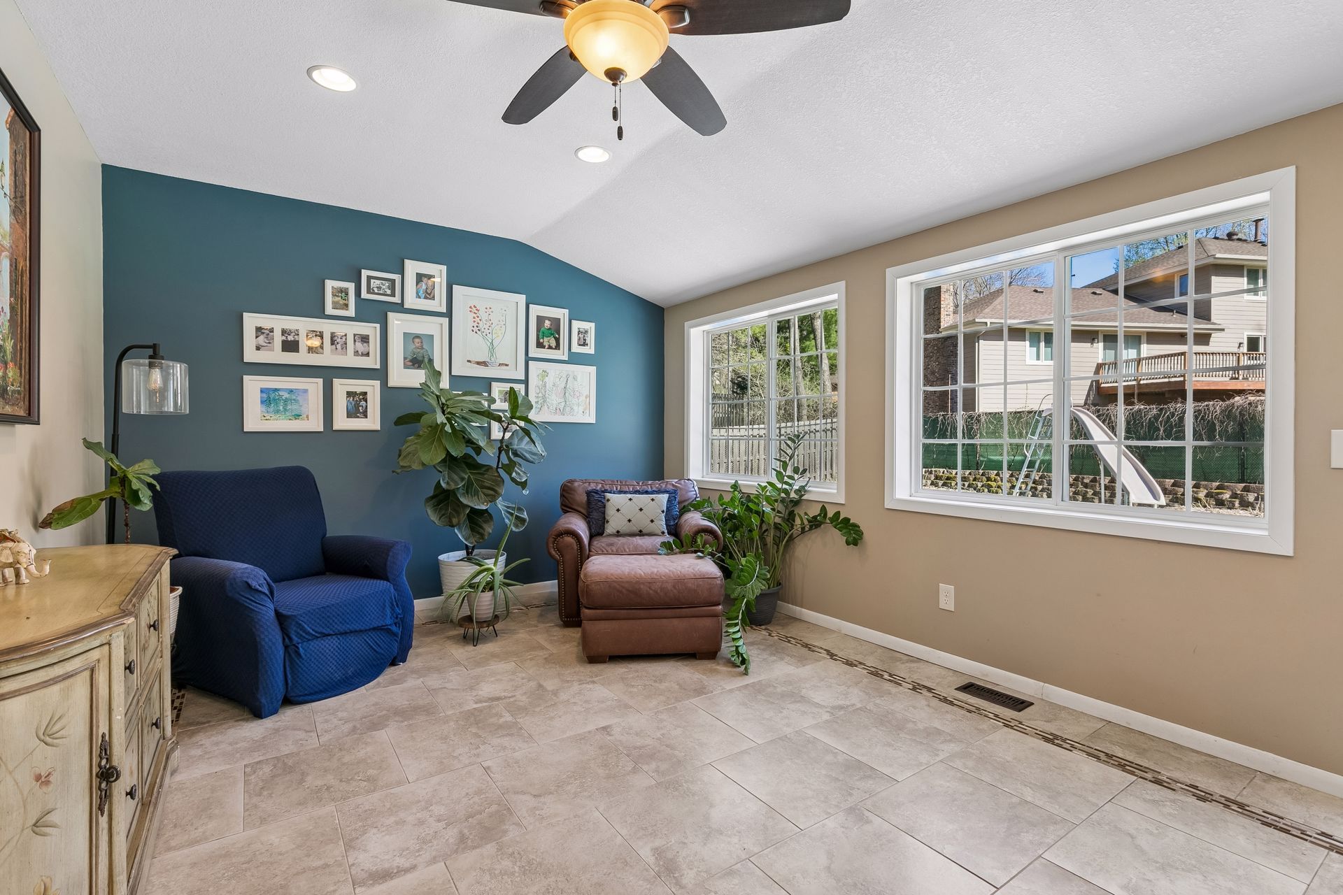  Resort-Style Living with Spectacular Pool and Thoughtfully Designed Spaces - 物件實景