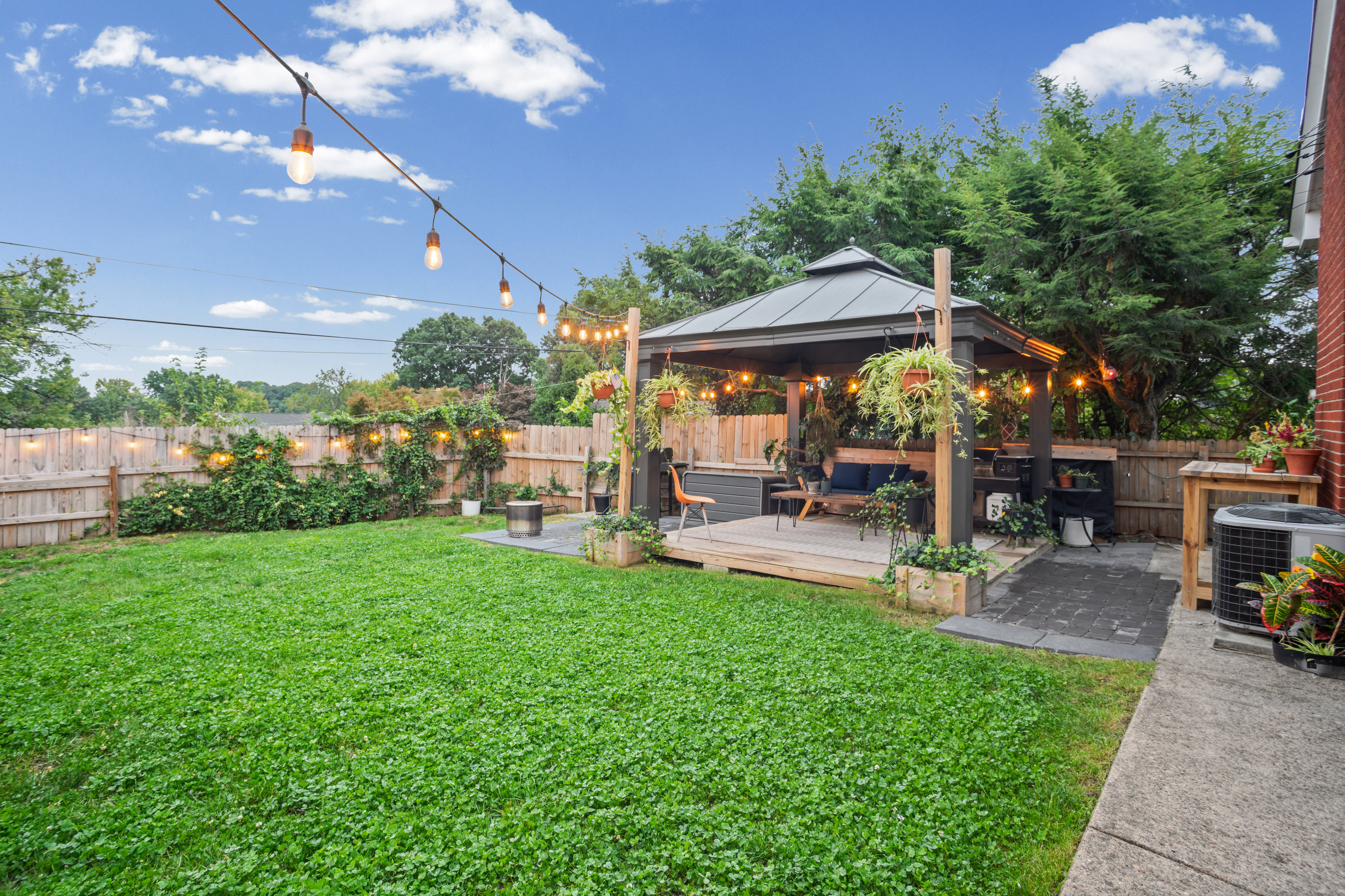  1260 Laurel Hill Drive, West Homestead, PA 15120 - 物件實景