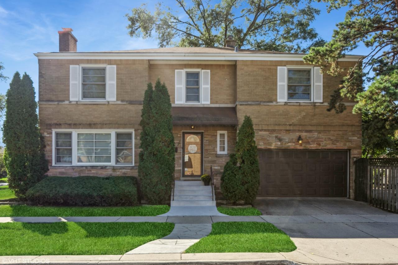 7527 W Wabansia Avenue W, Elmwood Park, Illinois, 60707, United States, 4 Bedrooms Bedrooms, ,4 BathroomsBathrooms,Residential,For Sale,7527 w wabansia AVE w,1635528
