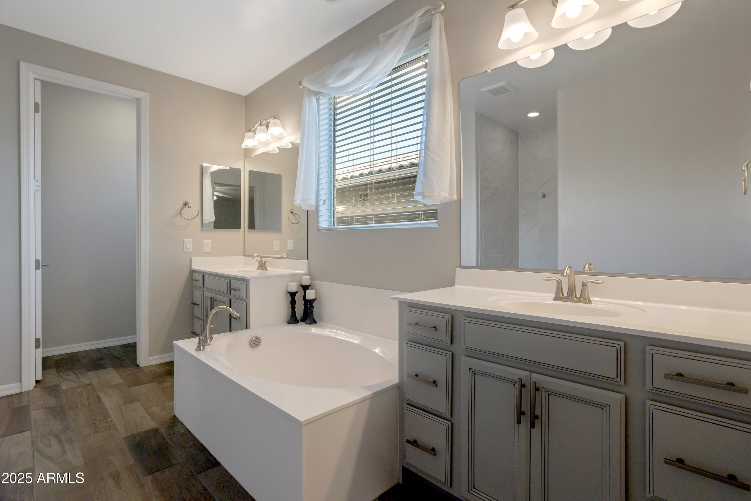Litchfield Park, Arizona, 85340, United States, 4 Bedrooms Bedrooms, ,Residential,For Sale,1866575