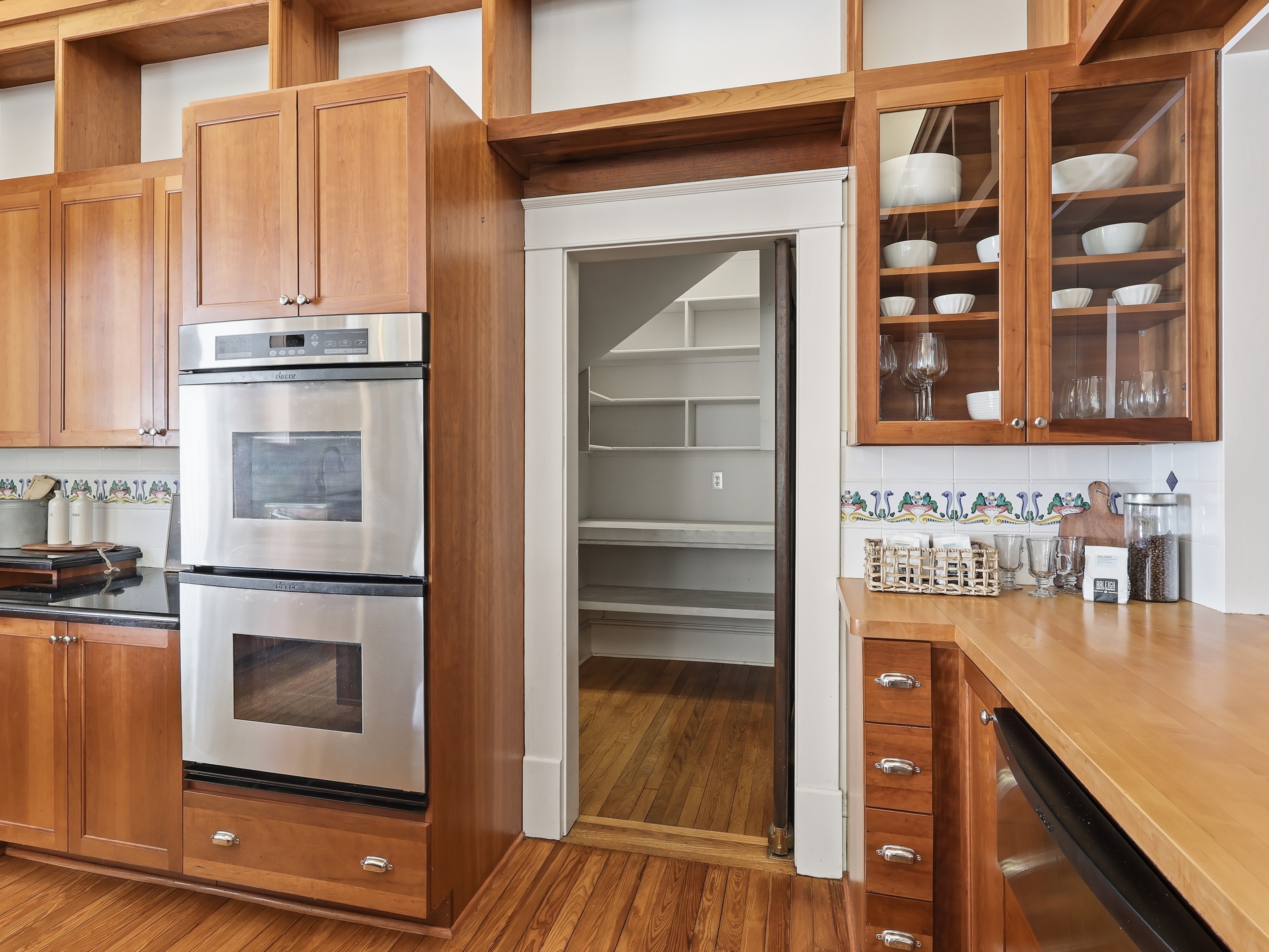  127 Forest Road, Raleigh, NC, 27605 - 物件實景