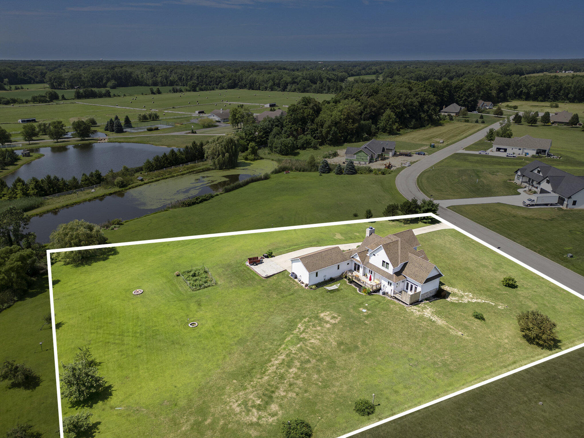 La Porte, Indiana, 46350, United States, 3 Bedrooms Bedrooms, ,3 BathroomsBathrooms,Residential,For Sale,1990214