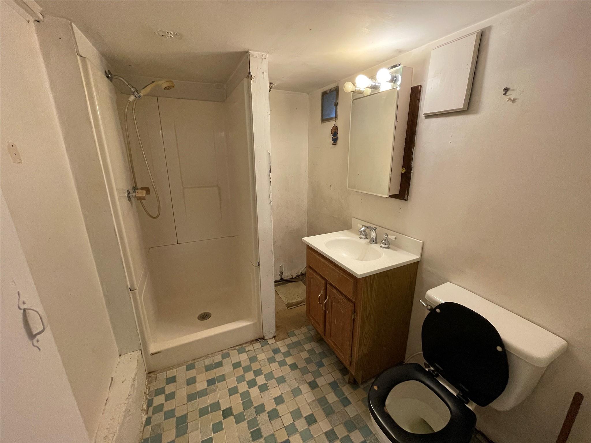 West Islip, New York, 11795, United States, 4 Bedrooms Bedrooms, ,3 BathroomsBathrooms,Residential,For Sale,1869198