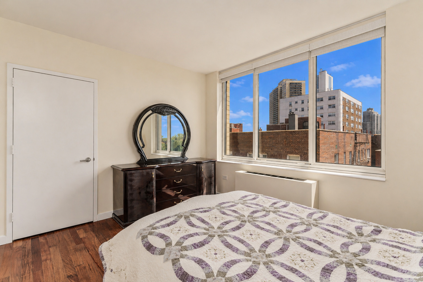  ?SUN DRENCHED TWO BEDROOM WITH FOREST HILLS GARDENS VIEWS? - 物件實景