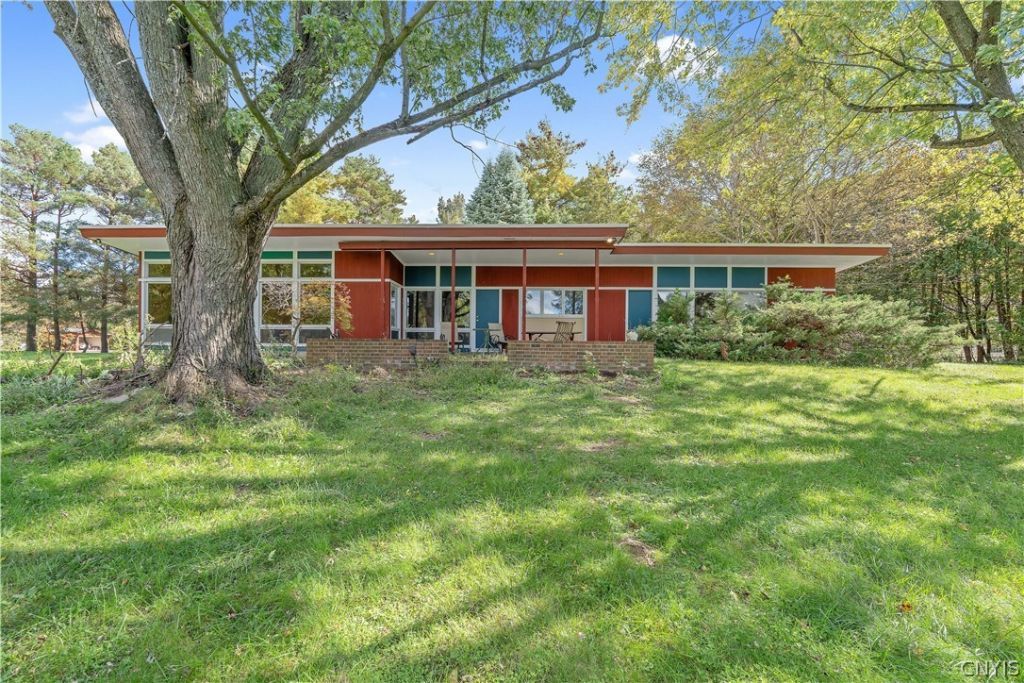 Brockway Ln, Fayetteville, NY 13066