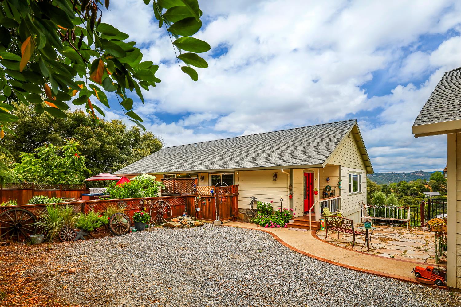 Mokelumne Hill, California, 95245, United States, 3 Bedrooms Bedrooms, ,2 BathroomsBathrooms,Residential,For Sale,2048393