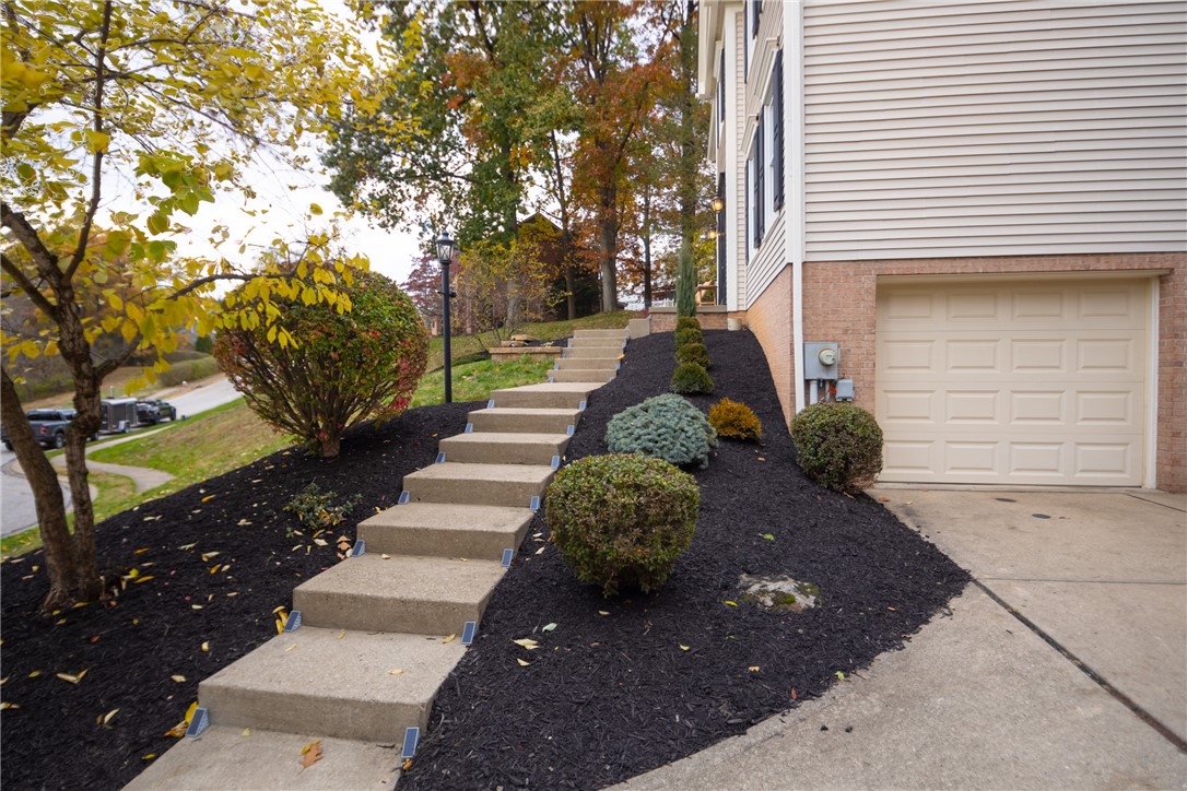 Franklin Park, Pennsylvania, 15090, United States, 4 Bedrooms Bedrooms, ,3 BathroomsBathrooms,Residential,For Sale,1987984