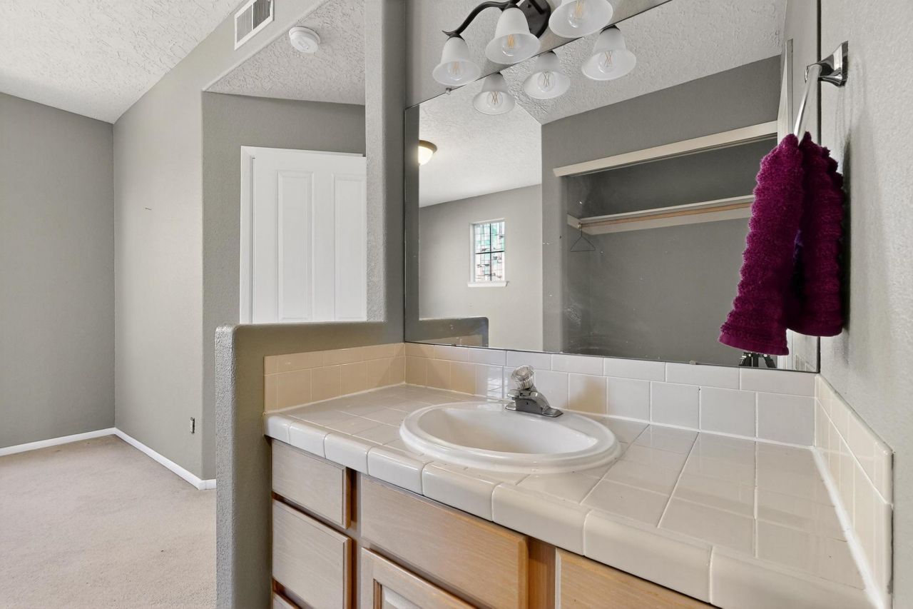 Albuquerque, New Mexico, 87114, United States, 4 Bedrooms Bedrooms, ,4 BathroomsBathrooms,Residential,For Sale,1941091