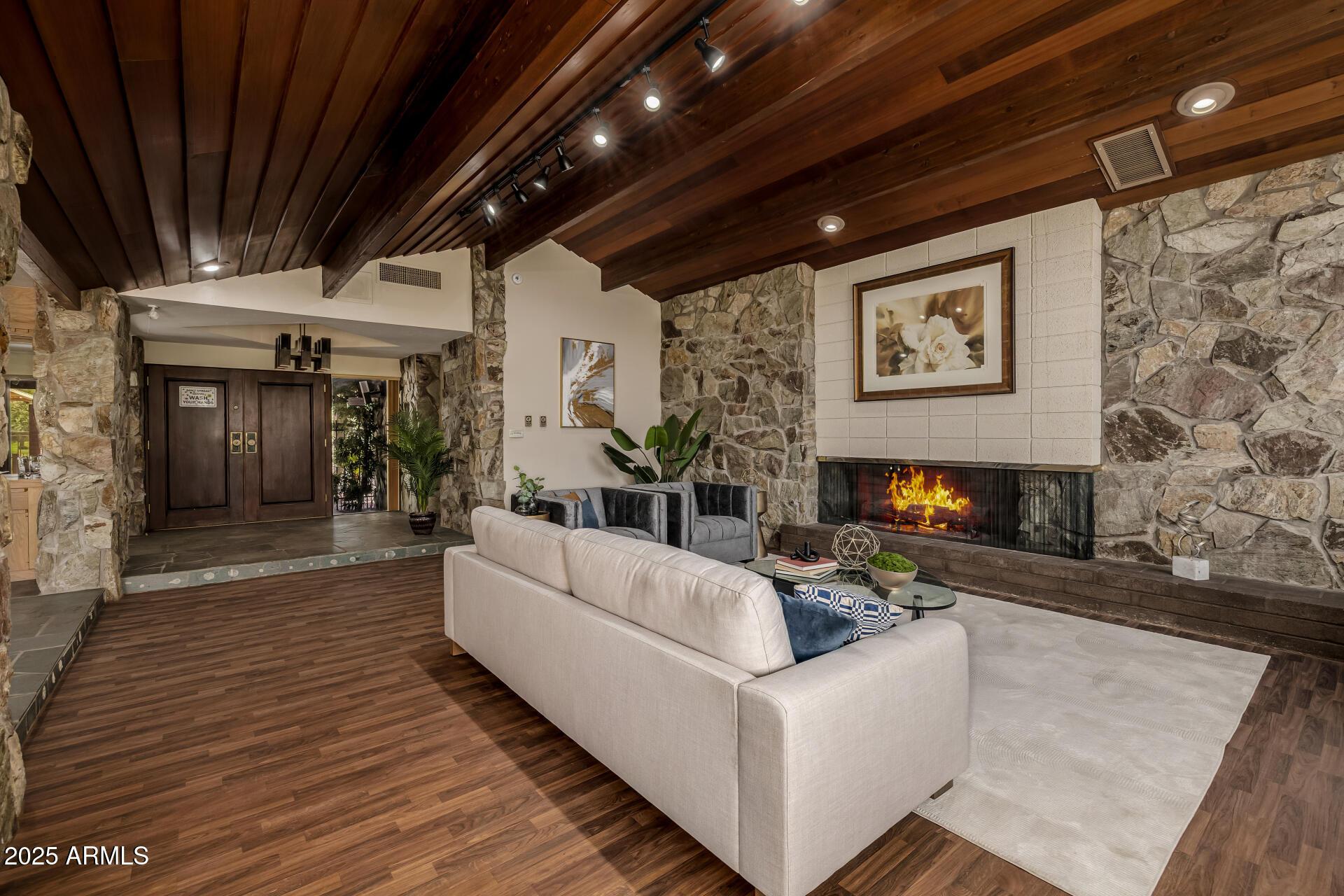 Paradise Valley, Arizona, 85253, United States, 4 Bedrooms Bedrooms, ,8 BathroomsBathrooms,Residential,For Sale,1983455