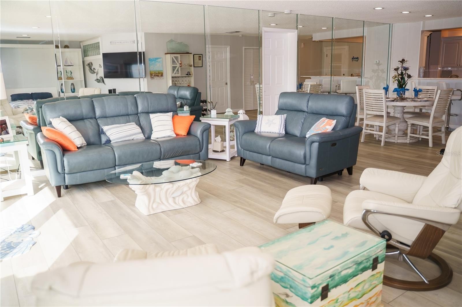 BELLEAIR BLUFFS, Florida, 33770, United States, 2 Bedrooms Bedrooms, ,2 BathroomsBathrooms,Residential,For Sale,2005245