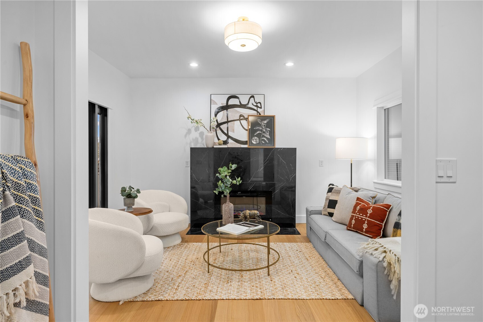 Seattle, Washington, 98109, United States, 3 Bedrooms Bedrooms, ,1 BathroomBathrooms,Residential,For Sale,1999766