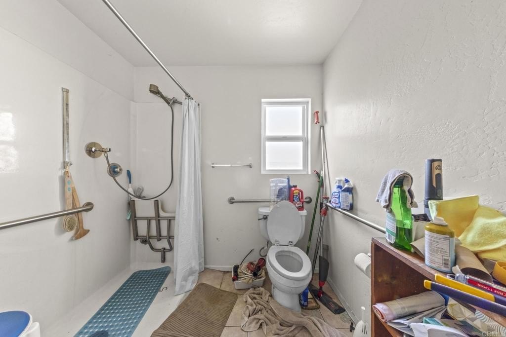 Santee, California, 92071, United States, 3 Bedrooms Bedrooms, ,3 BathroomsBathrooms,Residential,For Sale,1990944