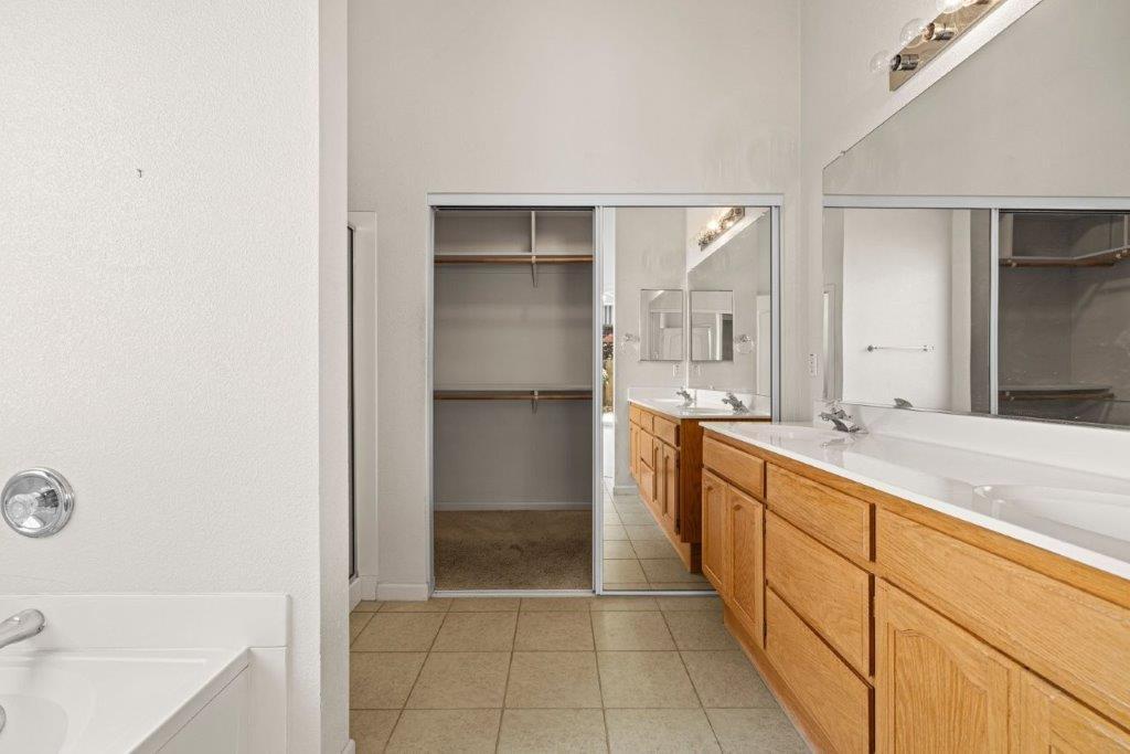 Galt, California, 95632, United States, 3 Bedrooms Bedrooms, ,2 BathroomsBathrooms,Residential,For Sale,1983773