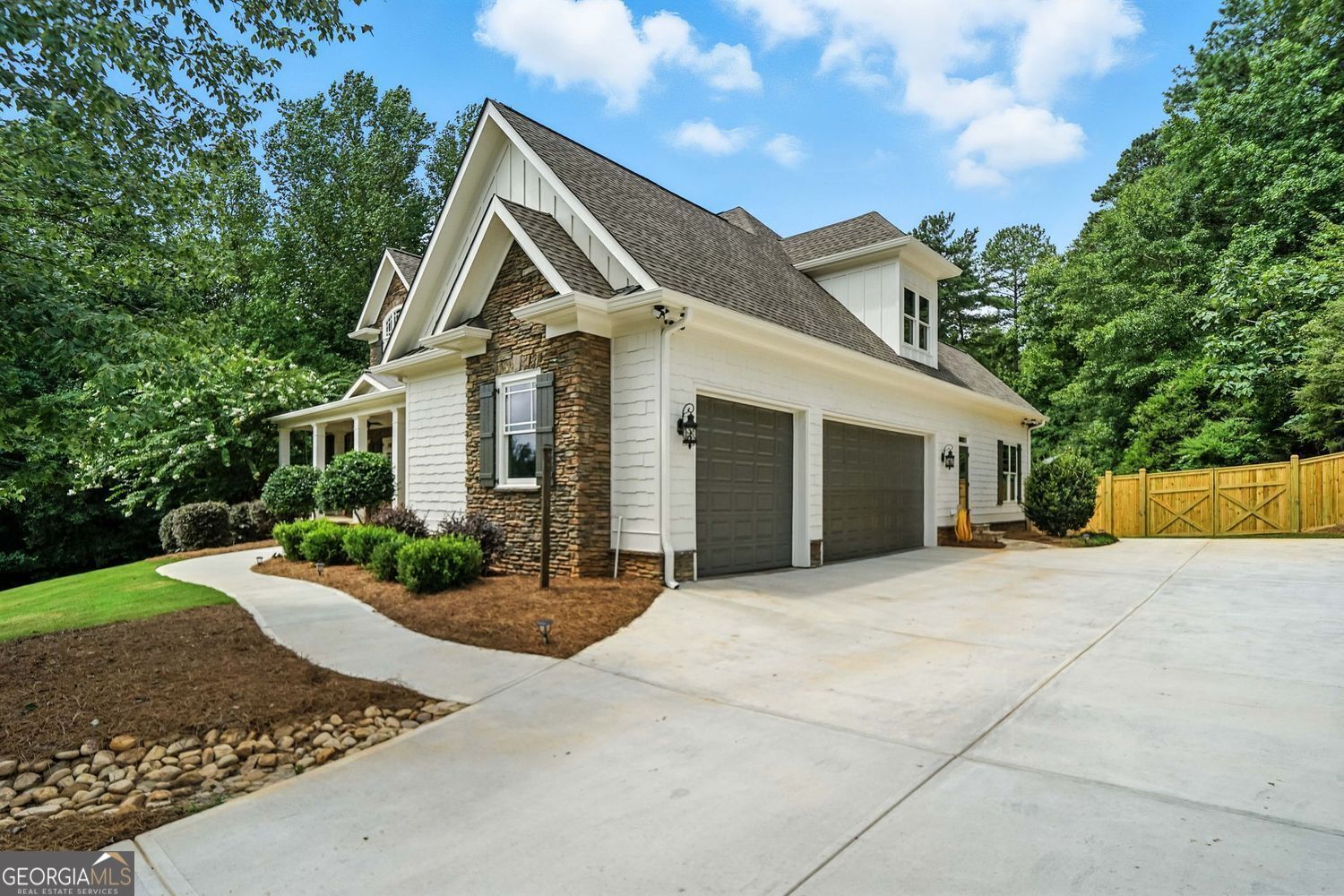 Gainesville, Georgia, 30506, United States, 6 Bedrooms Bedrooms, ,6 BathroomsBathrooms,Residential,For Sale,1913058