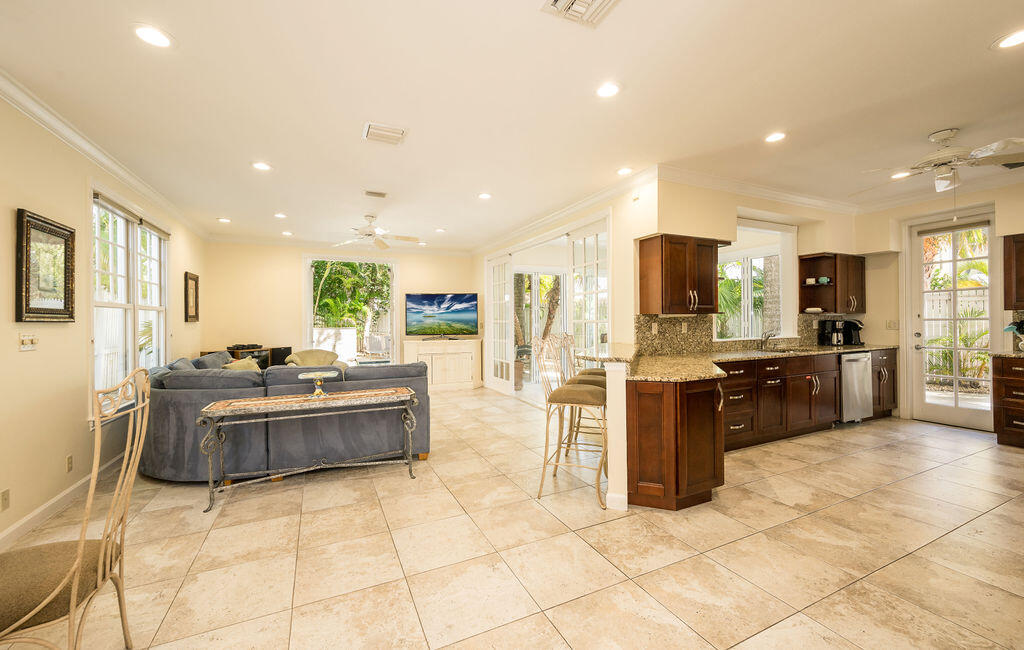 KEY WEST, Florida, 33040, United States, 5 Bedrooms Bedrooms, ,4 BathroomsBathrooms,Residential,For Sale,1847145