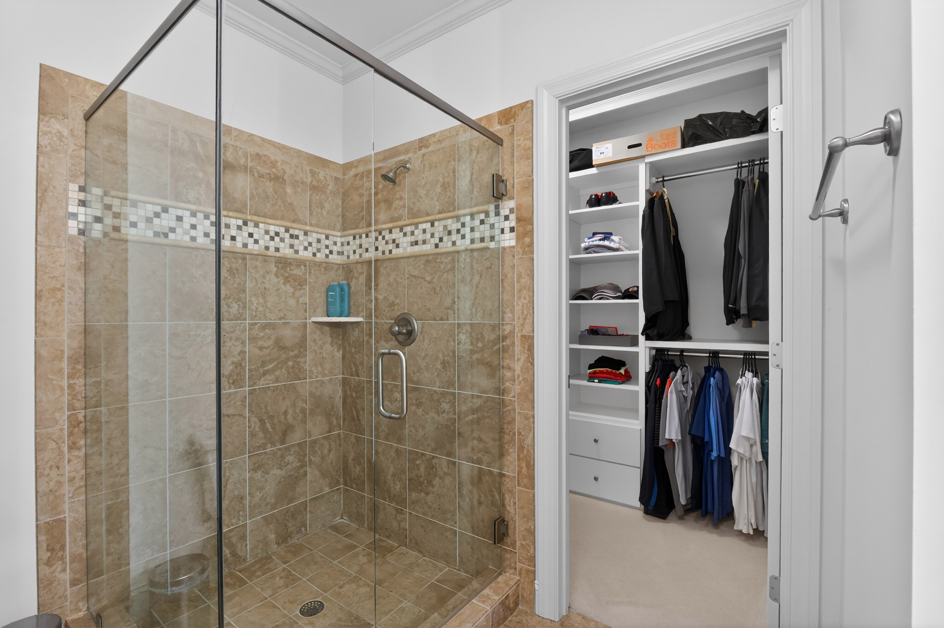  Experience Luxury in One of Georgia’s Most Prestigious Gated Golf Communities - 物件實景