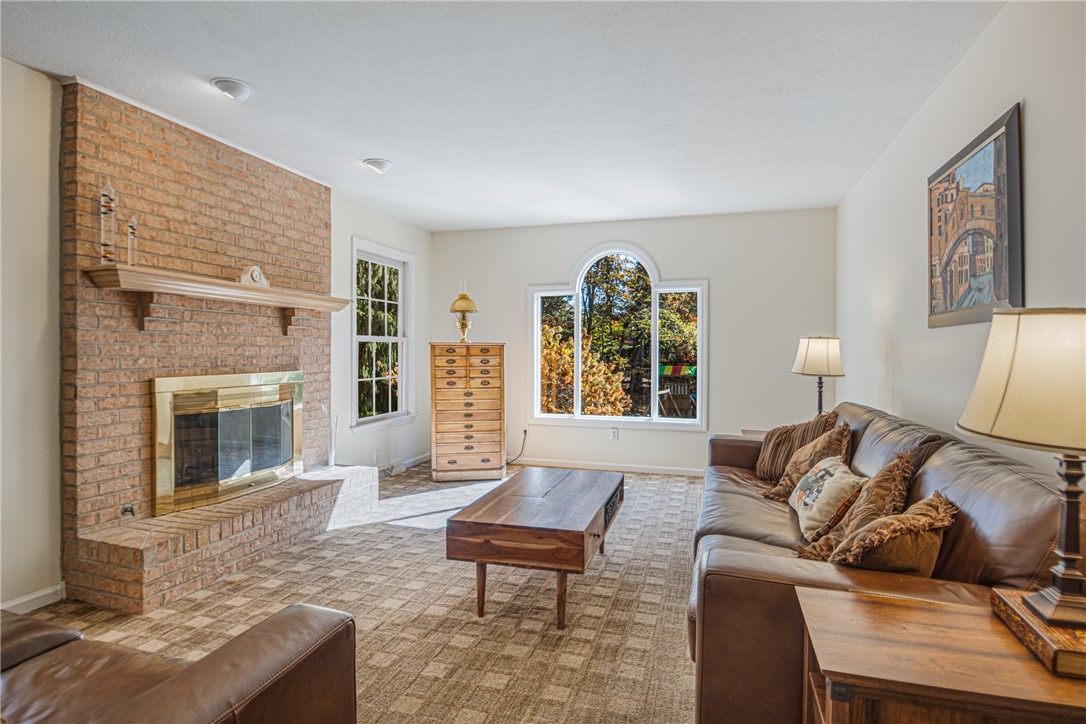 Franklin Park, Pennsylvania, 15090, United States, 4 Bedrooms Bedrooms, ,3 BathroomsBathrooms,Residential,For Sale,1987984