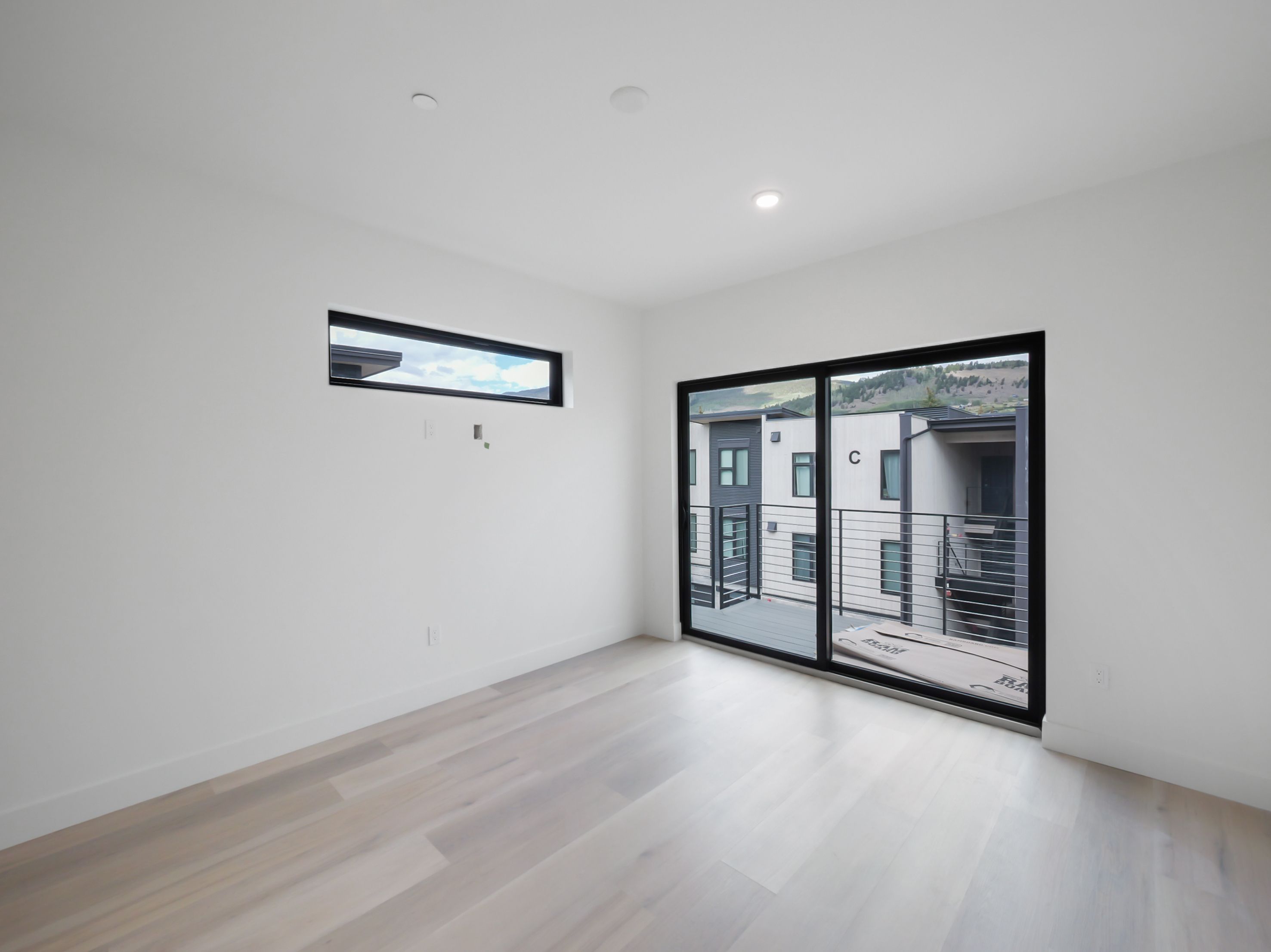  Construction Completed Move in Ready Now - 物件實景