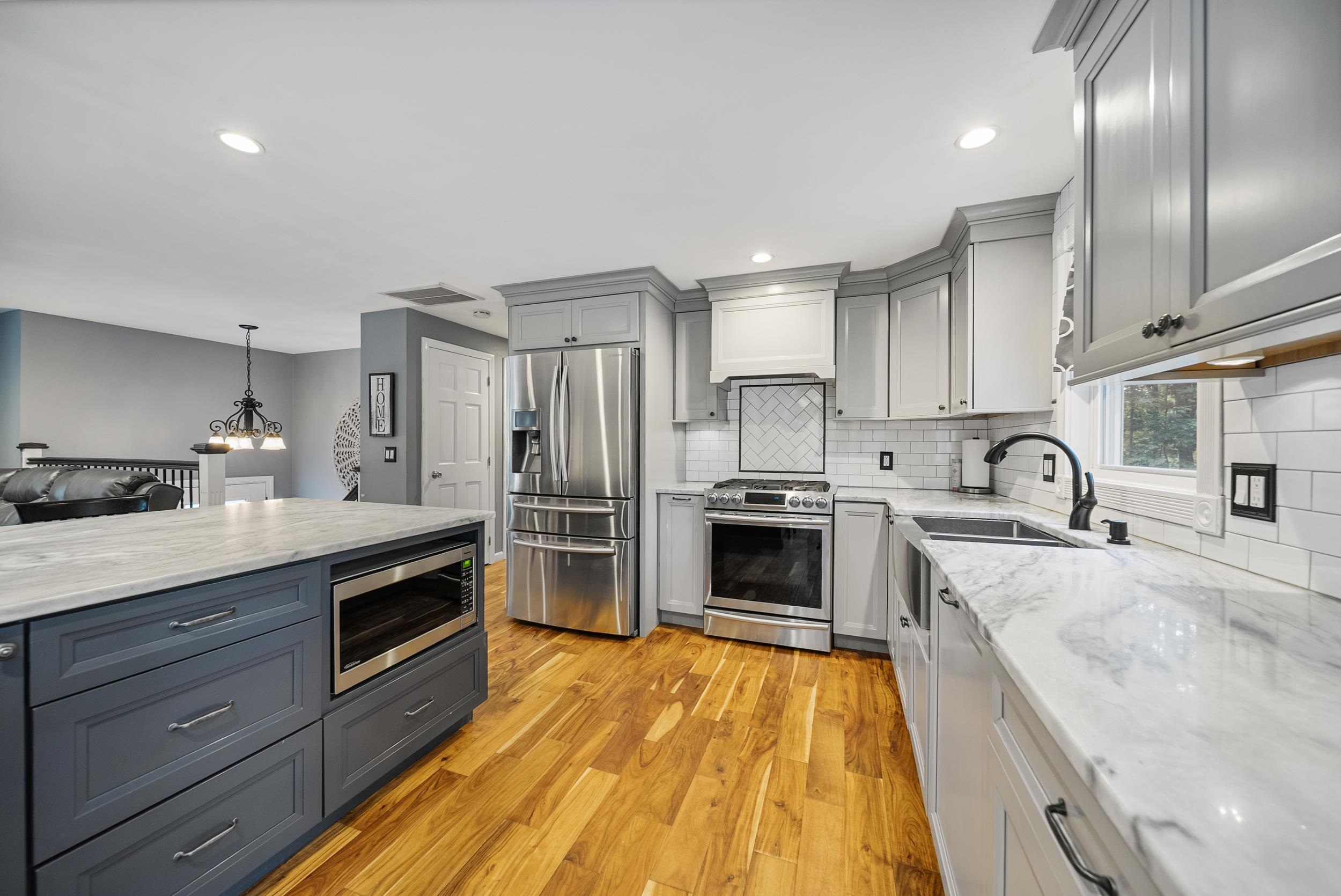 Derry, New Hampshire, 03038, United States, 3 Bedrooms Bedrooms, ,1 BathroomBathrooms,Residential,For Sale,1938906