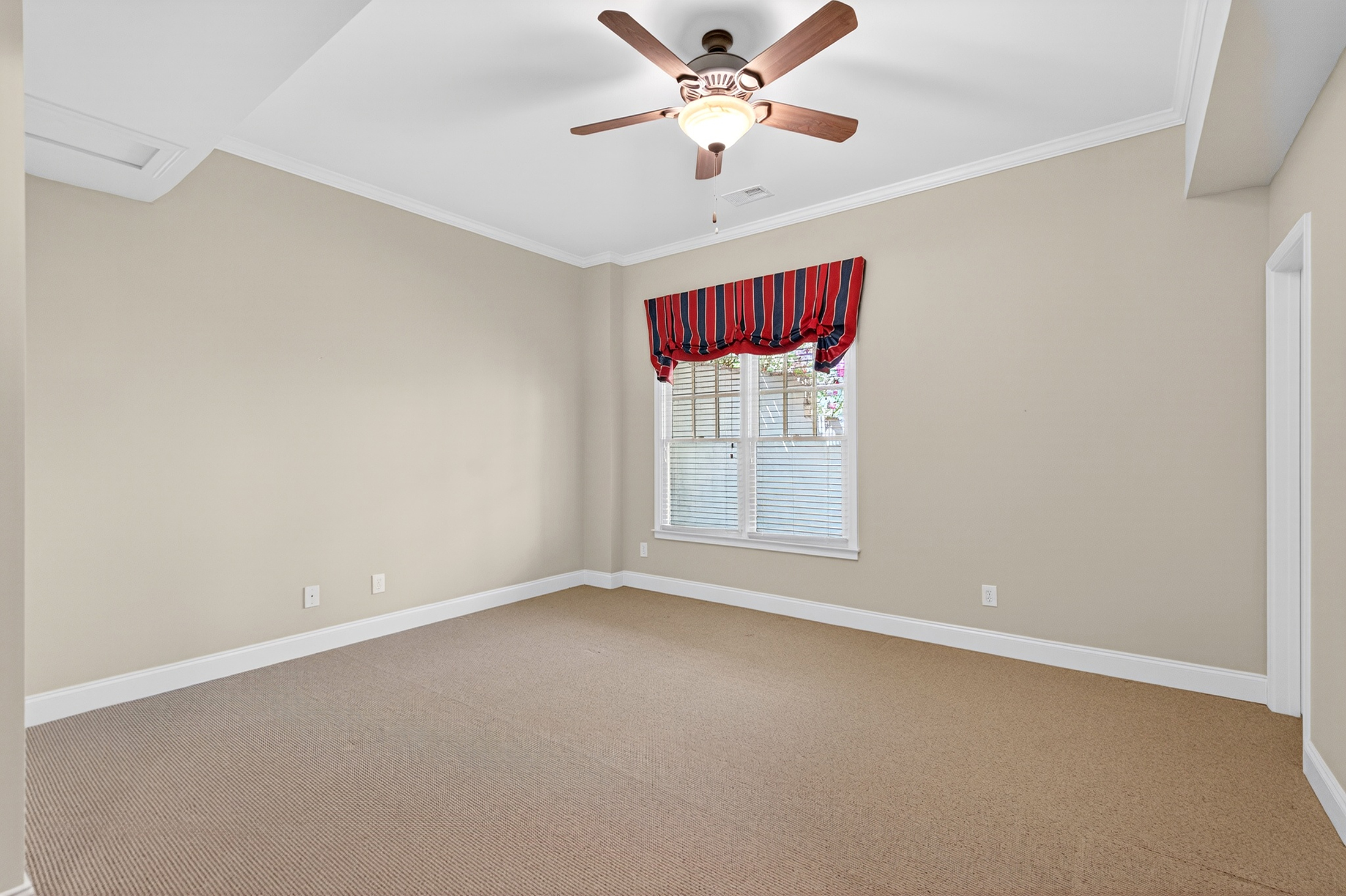  Beautifully Updated Ranch-Style Home in the Prestigious Achasta Golf Community - 物件實景