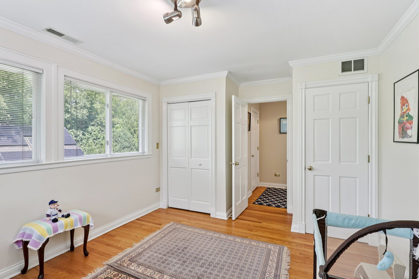 Evanston, Illinois, 60201, United States, 4 Bedrooms Bedrooms, ,4 BathroomsBathrooms,Residential,For Sale,1941847