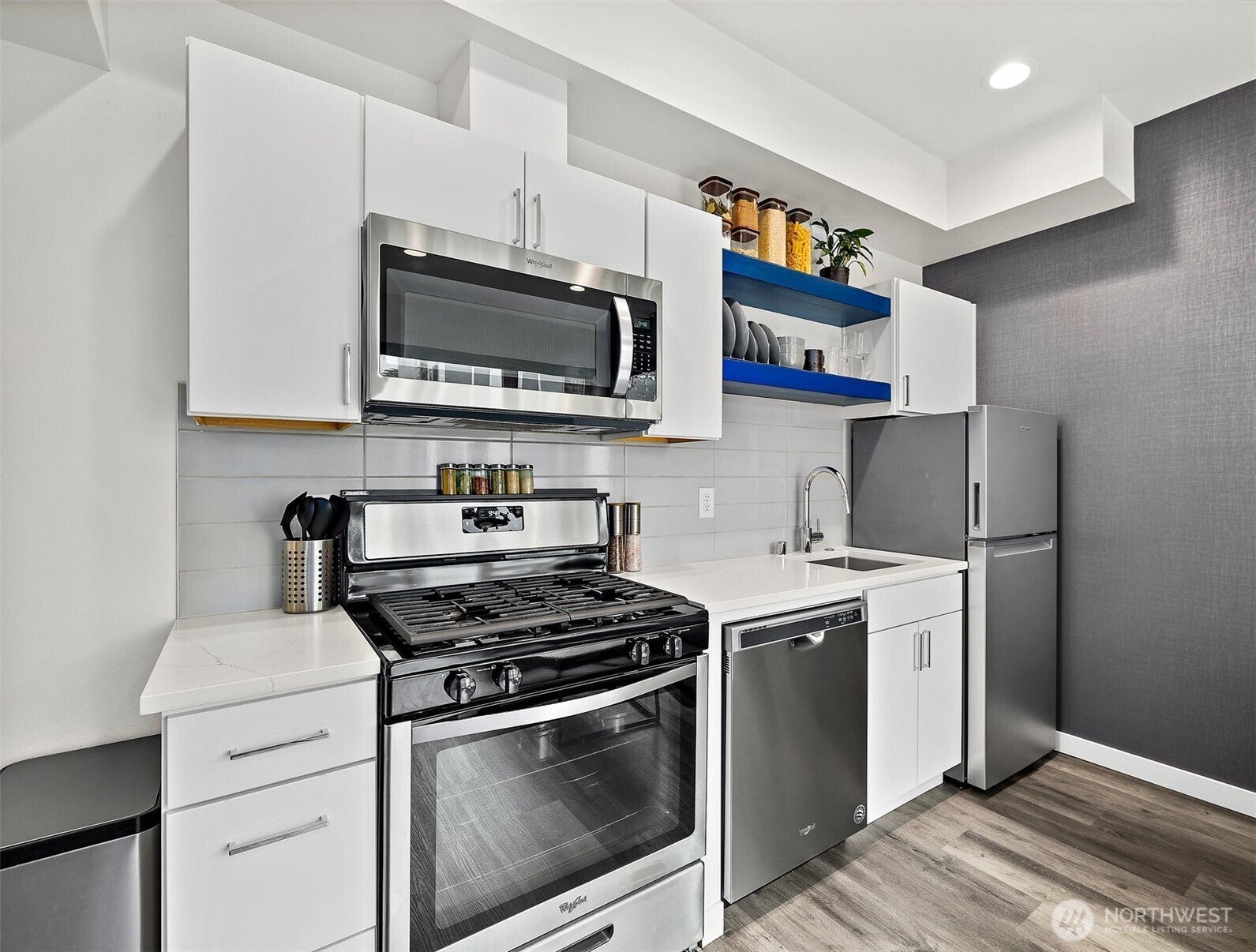 Seattle, Washington, 98102, United States, 2 Bedrooms Bedrooms, ,1 BathroomBathrooms,Residential,For Sale,1980377